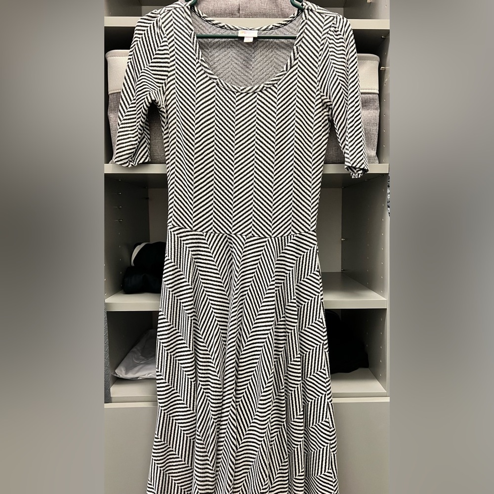LuLaRoe Nicole Dress Small
